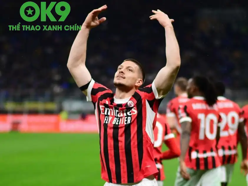 Jovic tỏa sáng với cú đúp vào lưới Inter (Ảnh: Sportstar) Jovic tỏa sáng với cú đúp vào lưới Inter (Ảnh: Sportstar)